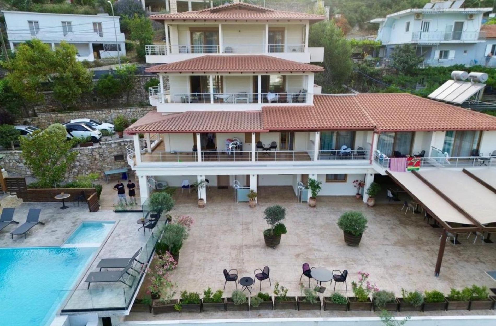 Bed and Breakfast Royal 1967 Himarë Exteriér fotografie